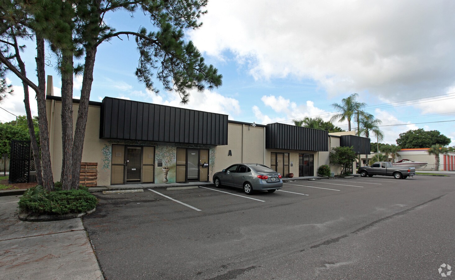 9201-9209-lazy-ln-tampa-fl-33614-loopnet