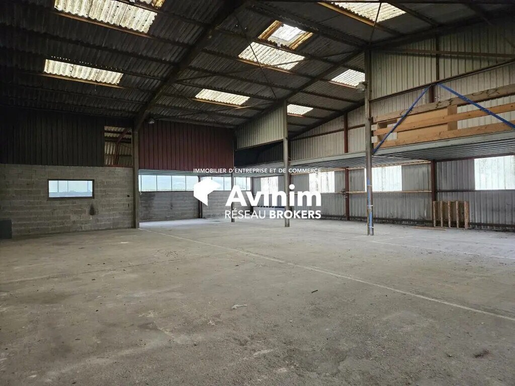 Location Entrepôt 531 m² - Photo 1