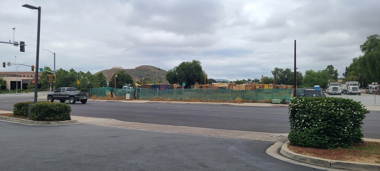 10180-10190 Riverford Rd, Lakeside, CA for lease Building Photo- Image 1 of 7