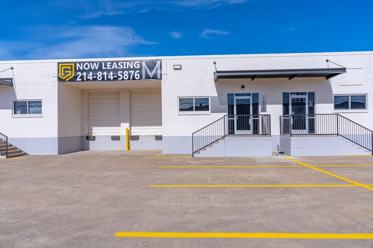 2903-2919 Ladybird Ln, Dallas, TX for lease Building Photo- Image 1 of 6