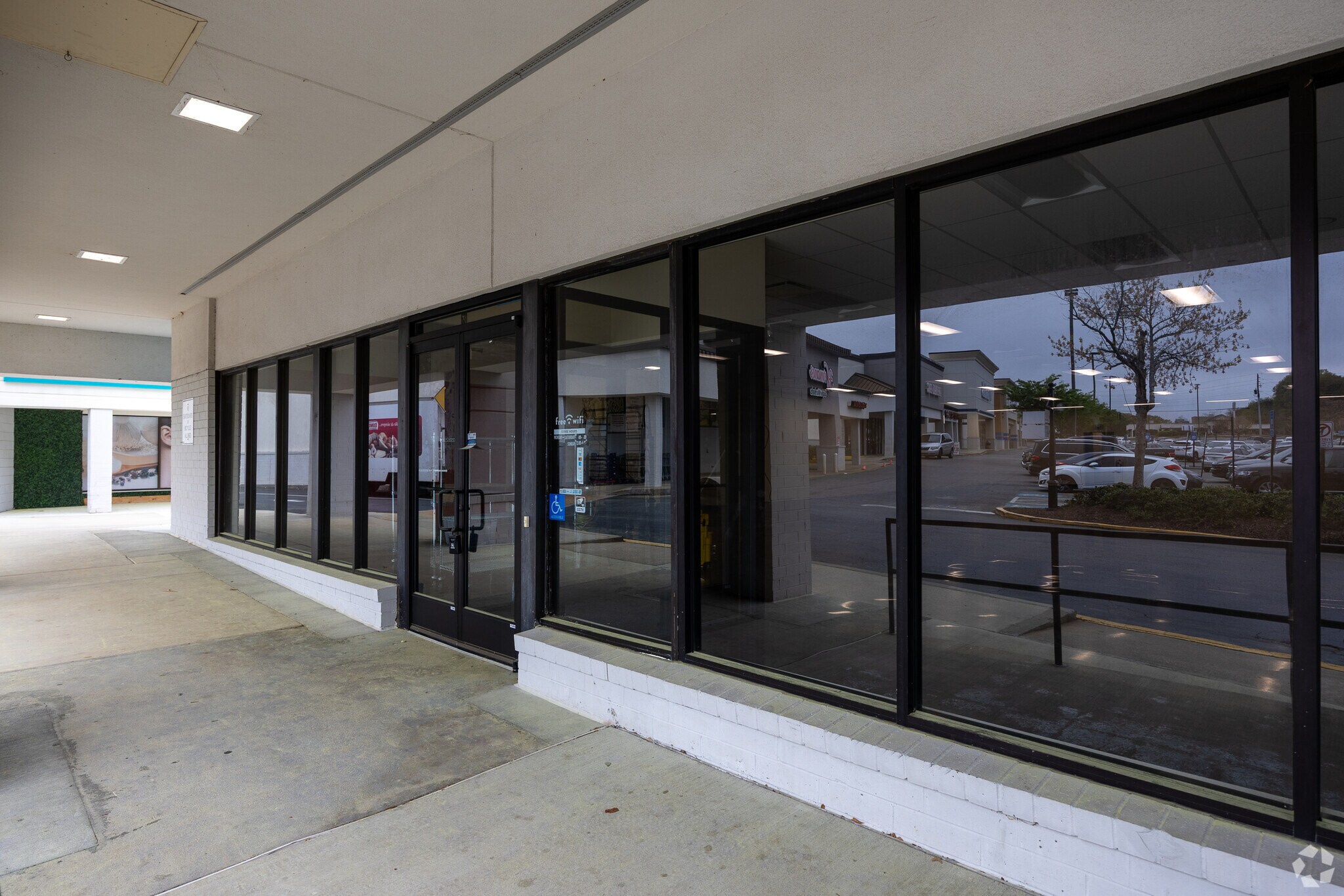 593-659 Holcomb Bridge Rd, Roswell, GA for lease Building Photo- Image 1 of 6