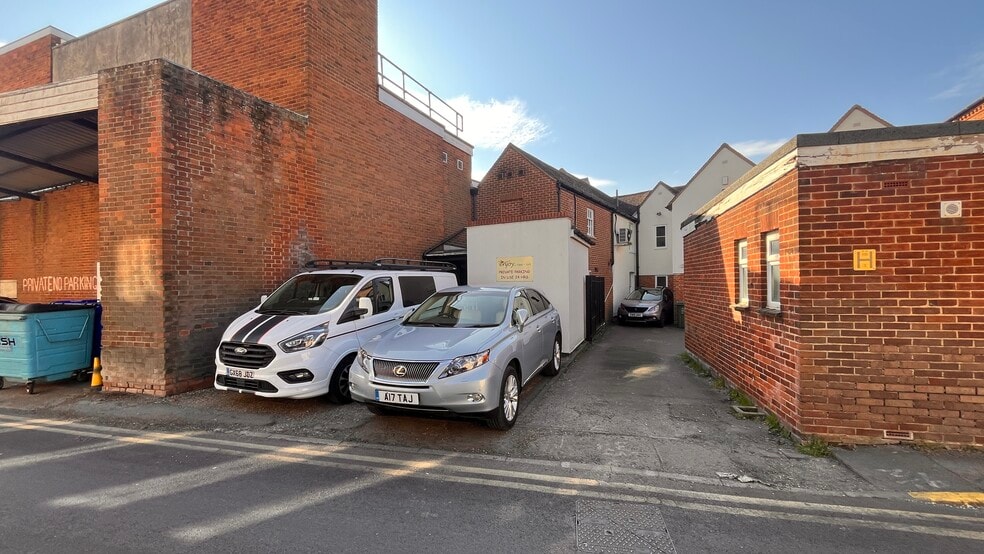 48 High St, Billericay for lease - Building Photo - Image 2 of 2