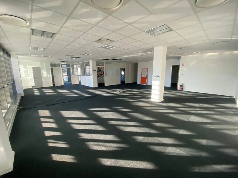 Rue Pascal Xavier Coste, Marseille for lease - Building Photo - Image 3 of 12