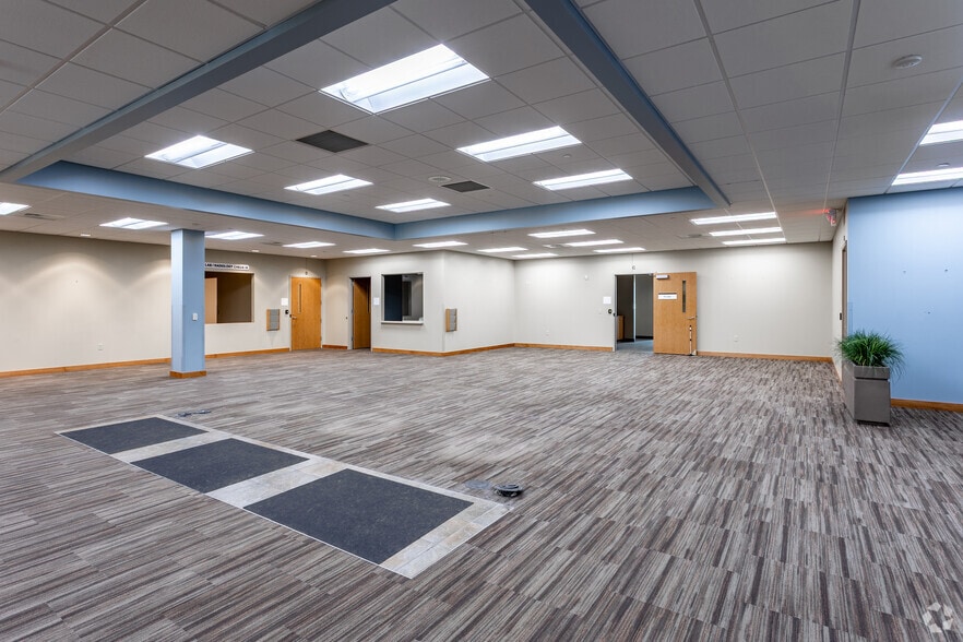 2251 Connecticut Ave S, Sartell, MN for lease - Interior Photo - Image 2 of 21