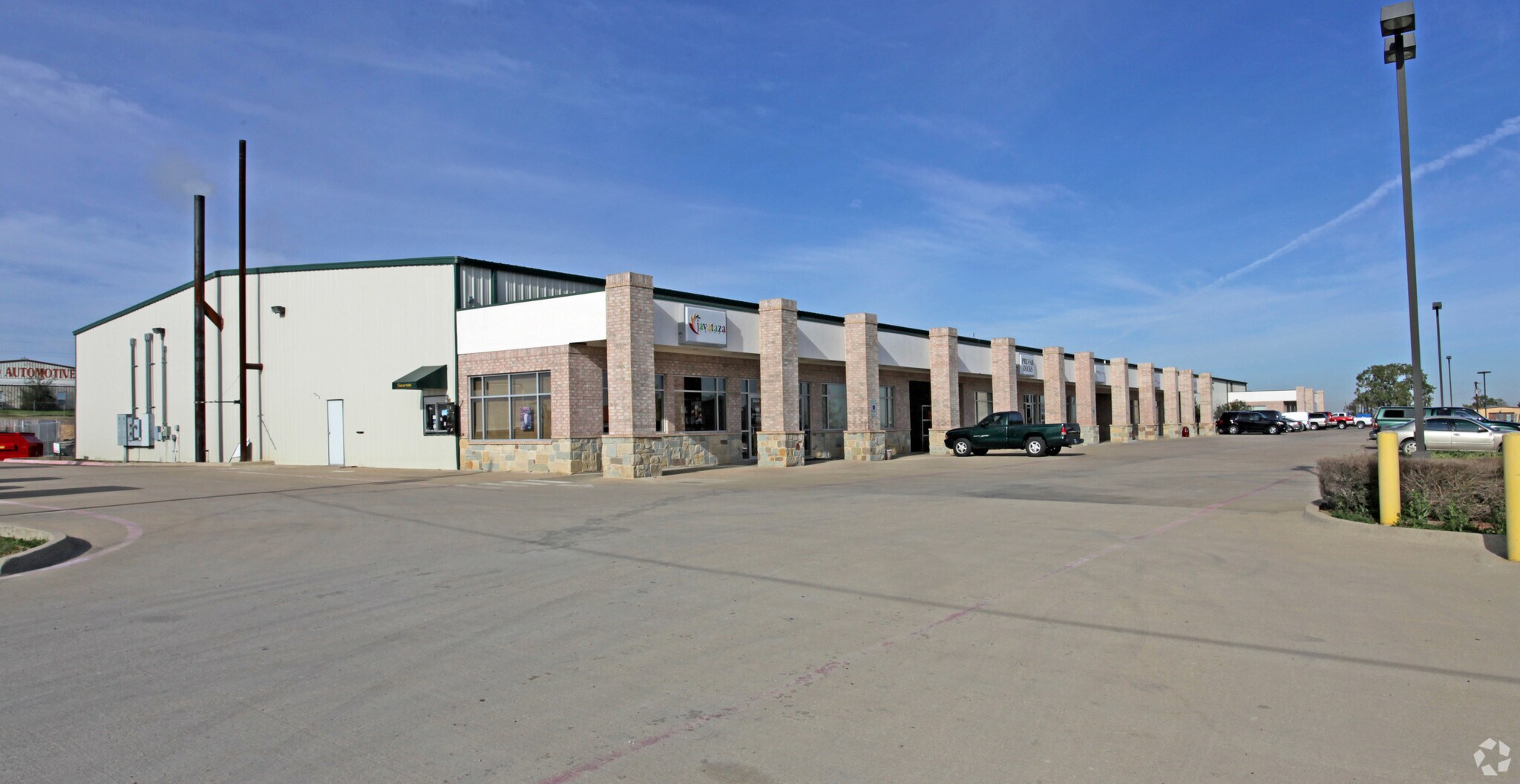 900 McDuff Ave, Grandview, TX for sale Primary Photo- Image 1 of 1