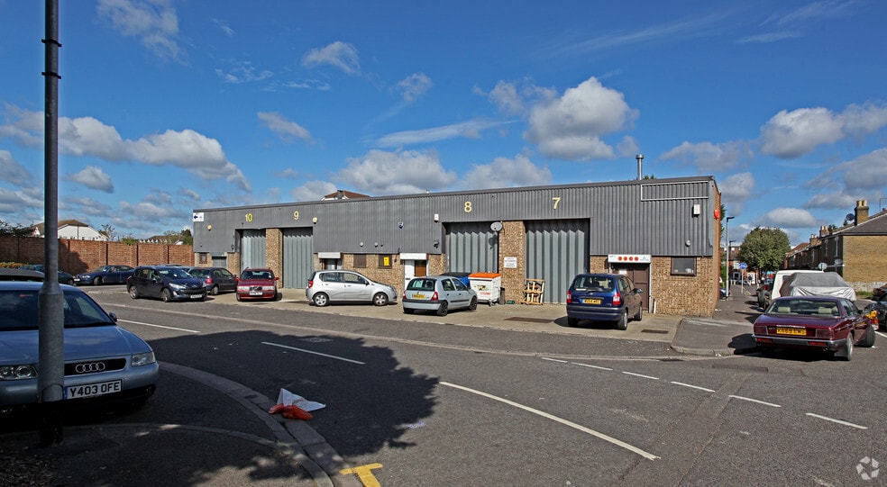 Derby Rd, Hounslow for lease - Building Photo - Image 2 of 4