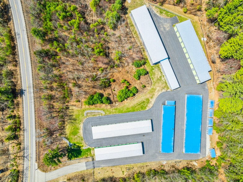 695 Concord Stage Rd, Weare, NH for sale - Primary Photo - Image 2 of 6