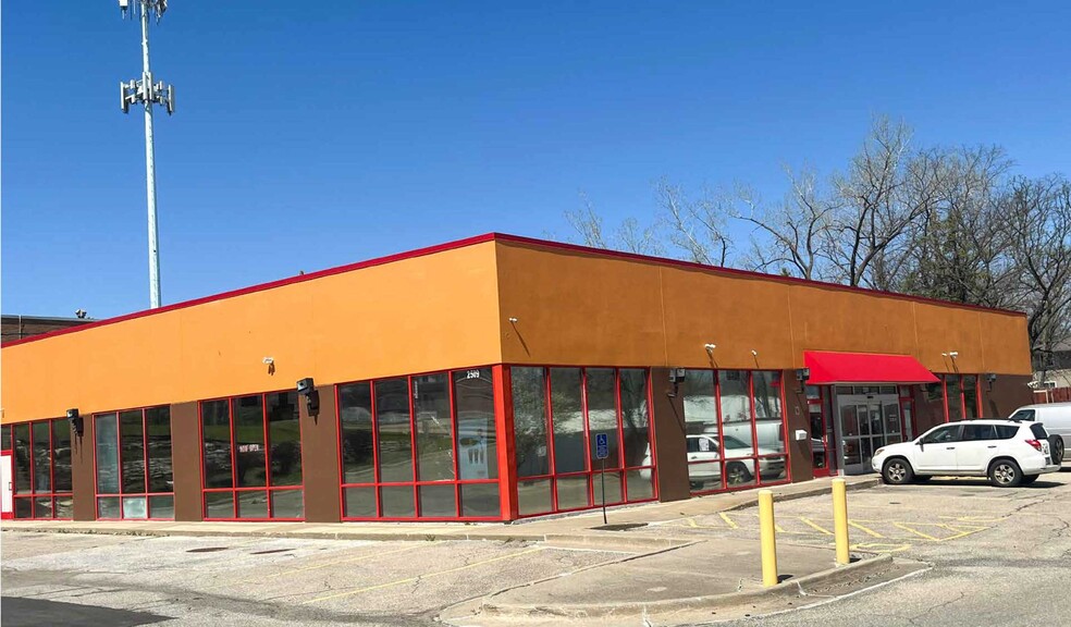 2509 E Douglas Ave, Des Moines, IA for sale - Building Photo - Image 1 of 4