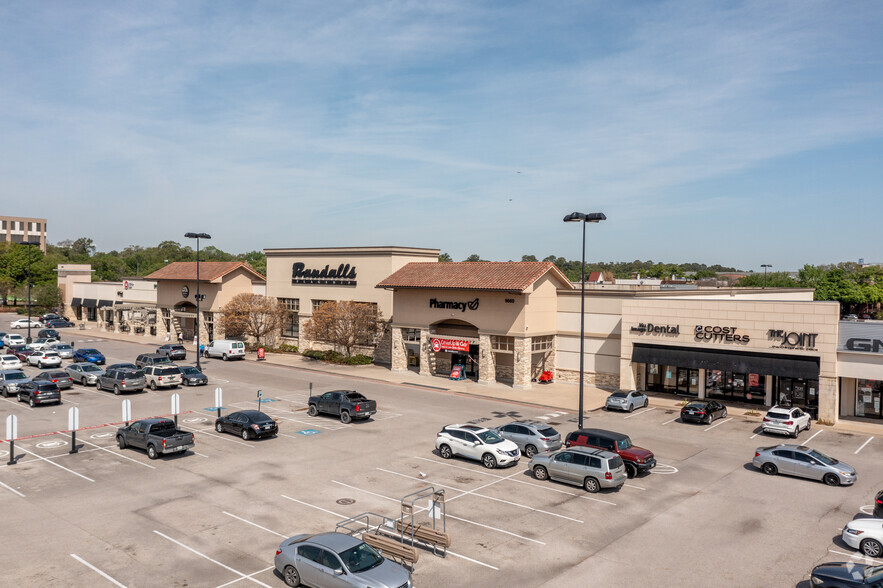 9668 Westheimer Rd, Houston, TX for lease - Primary Photo - Image 2 of 7