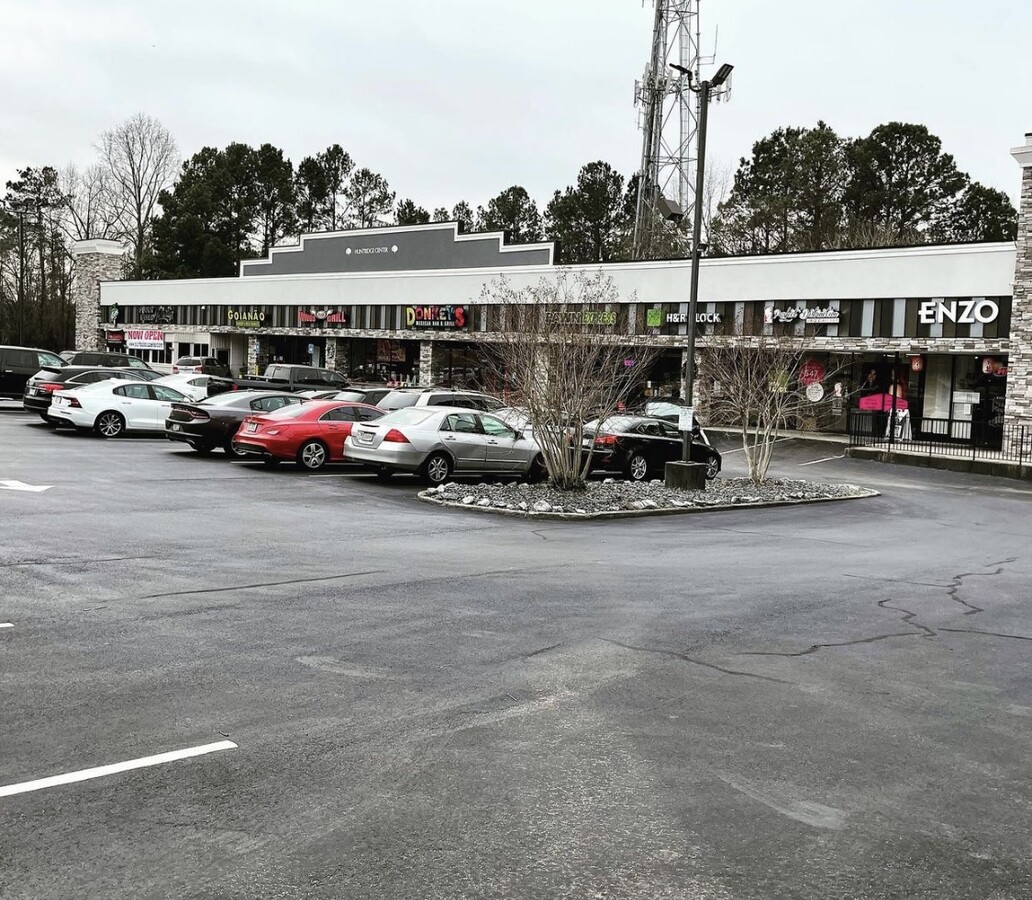 8540 Roswell Rd, Atlanta, GA 30350 - Huntridge Shopping Center | LoopNet