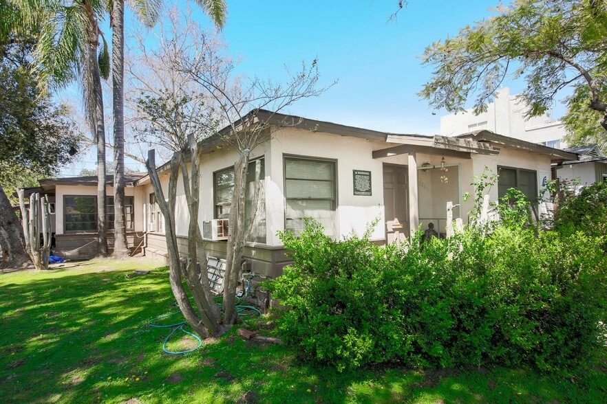 5661 Kester Ave, Van Nuys, CA for sale - Primary Photo - Image 1 of 10