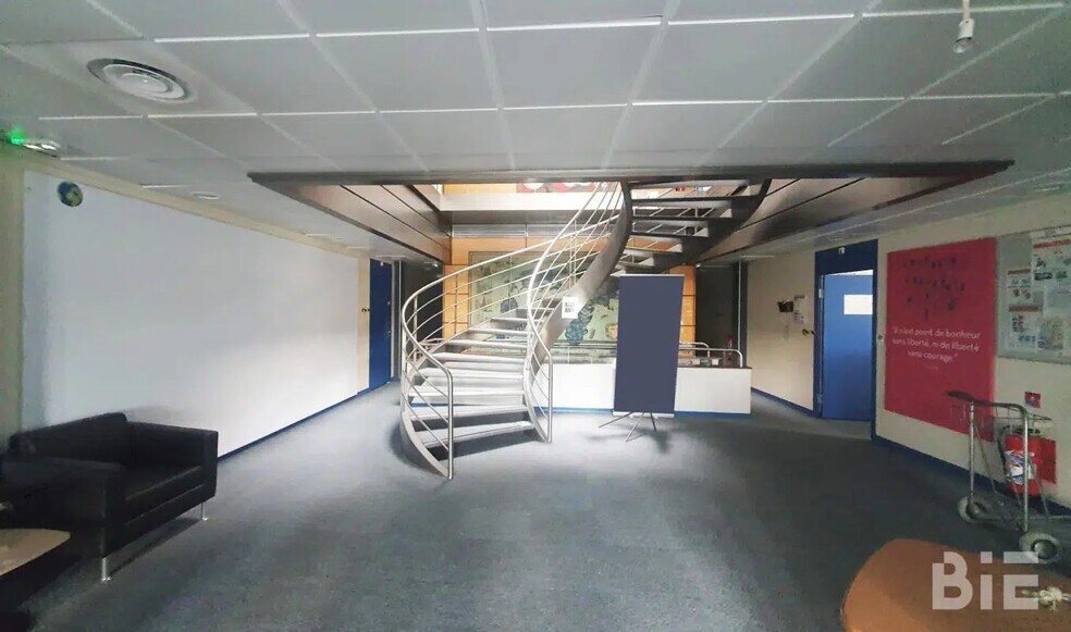 Industrial in Mérignac for lease - Interior Photo - Image 3 of 11