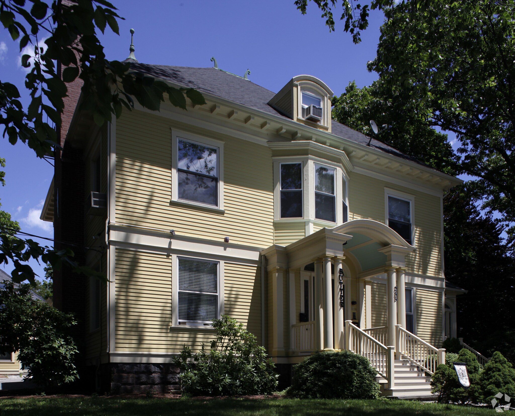 255 Hope St, Providence, RI for sale Primary Photo- Image 1 of 1