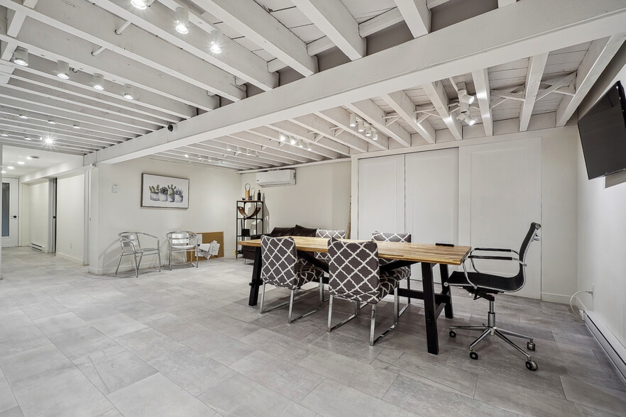 4575-4579 Rue Bélanger, Montréal, QC for sale - Interior Photo - Image 1 of 1