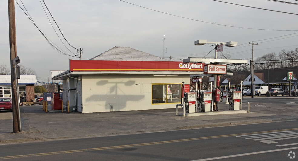 1 E Main St, East Islip, NY for sale - Building Photo - Image 2 of 3