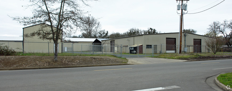 1811 Austin Rd, Roseburg, OR for lease - Primary Photo - Image 1 of 11