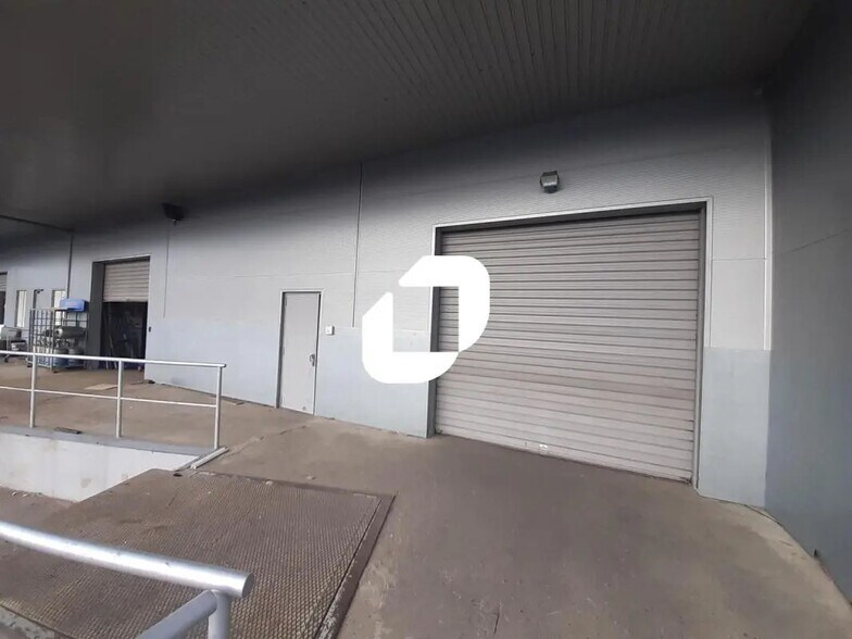 Office in Sucy-en-Brie for lease - Building Photo - Image 2 of 3