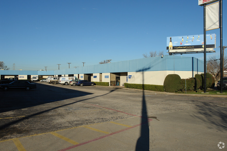 1015 N Interstate 35E, Carrollton, TX for lease - Primary Photo - Image 2 of 3