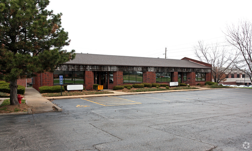 1980-1986 NW Copper Oaks Cir, Blue Springs, MO for sale - Building Photo - Image 3 of 29