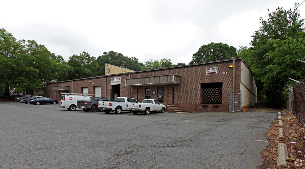 2908-2918 N Graham St, Charlotte, NC for lease - Primary Photo - Image 1 of 44