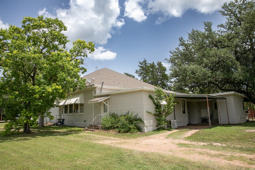 515 Colorado, Burton, TX for sale - Building Photo - Image 3 of 38