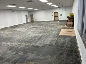 299-303 E Rand Rd, Mount Prospect, IL for lease Interior Photo- Image 2 of 4