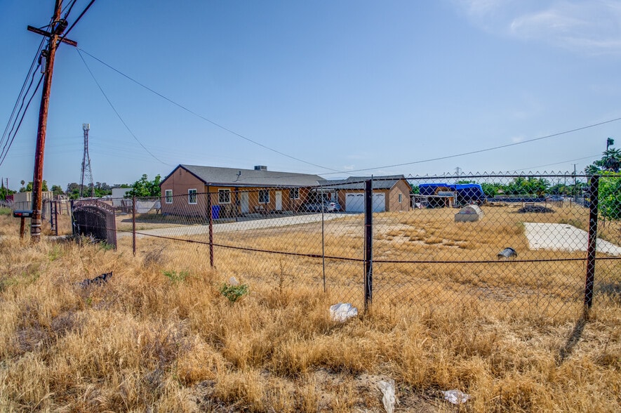 5915 Weedpatch Hwy, Bakersfield, CA for sale - Building Photo - Image 2 of 64