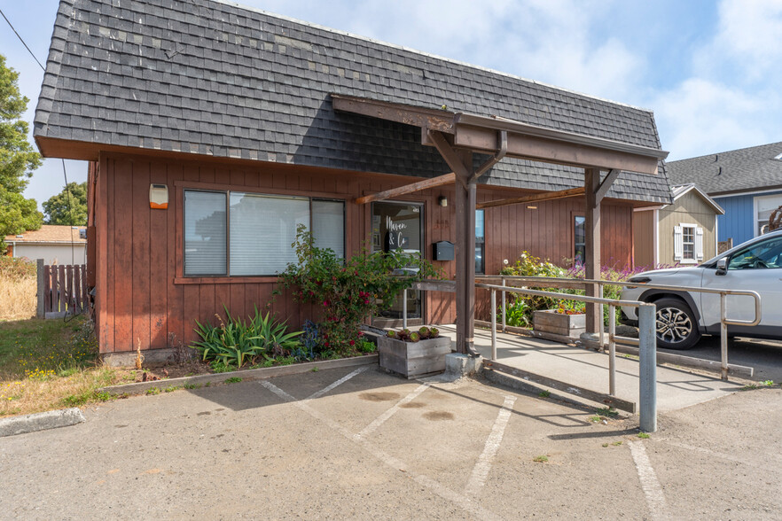 483 E Chestnut St, Fort Bragg, CA for sale - Building Photo - Image 1 of 12