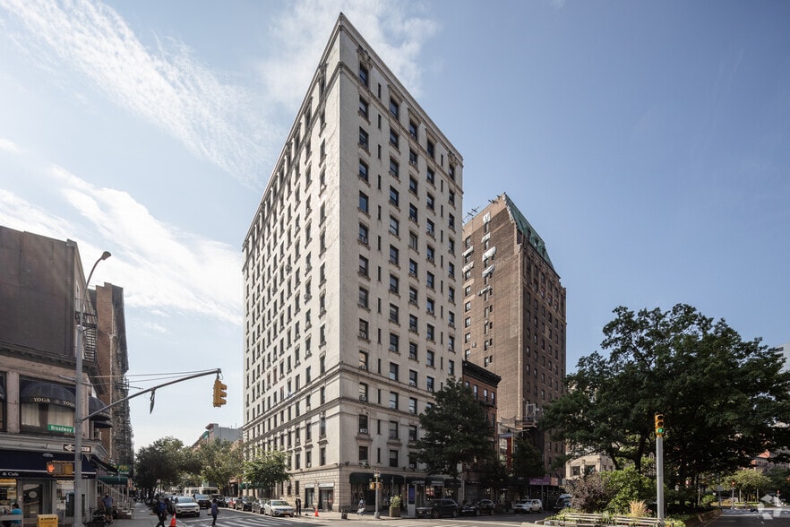 2736-2738 Broadway, New York, NY for lease - Primary Photo - Image 1 of 3