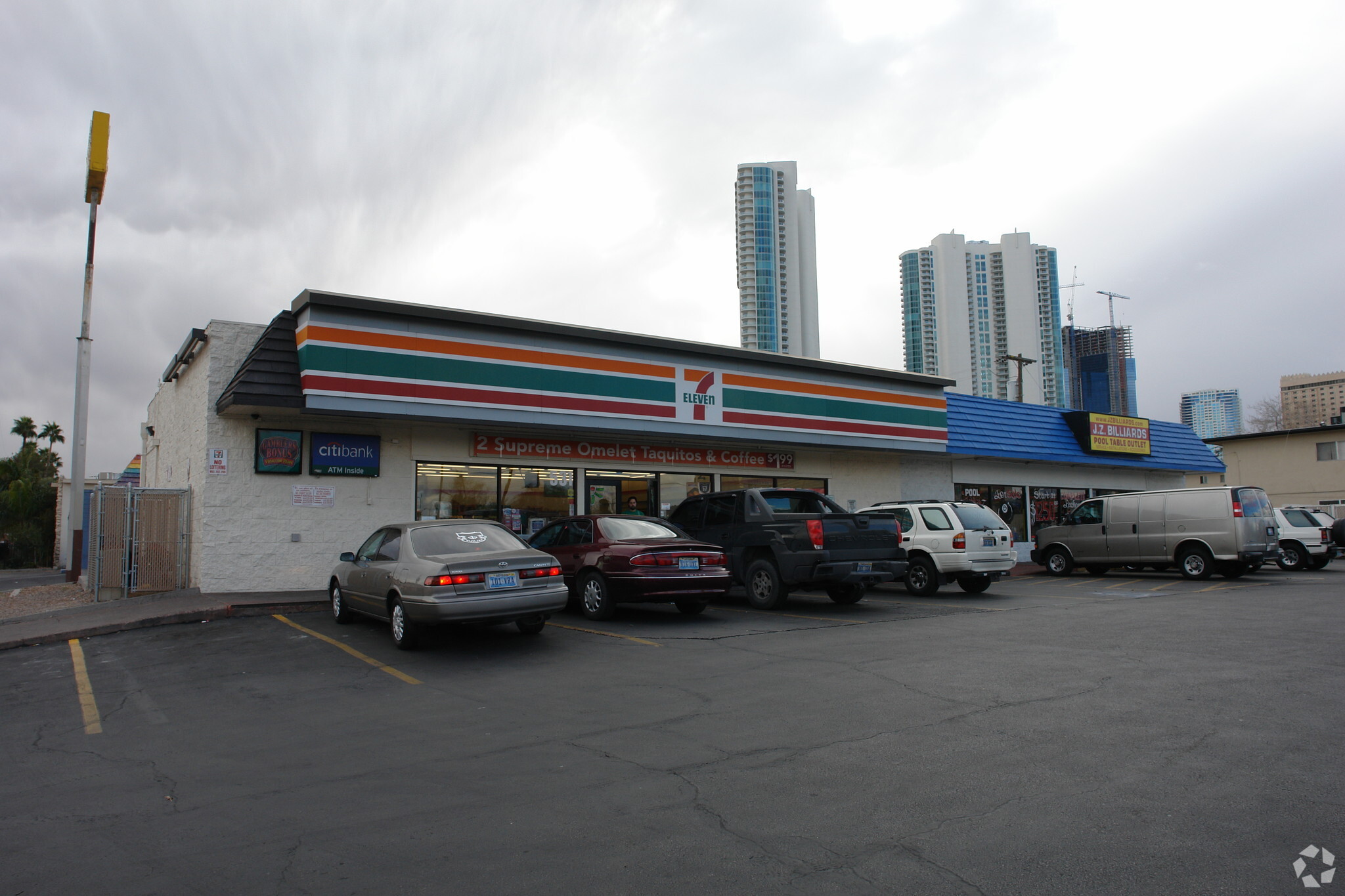 525-531 E Sahara Ave, Las Vegas, NV for lease Primary Photo- Image 1 of 6