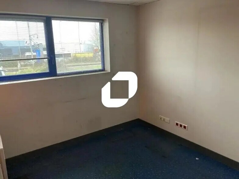 Flex in Mitry-Mory for lease - Building Photo - Image 3 of 11