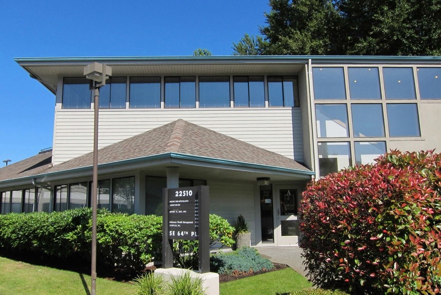 22510 SE 64th Pl, Issaquah, WA for sale - Primary Photo - Image 1 of 9