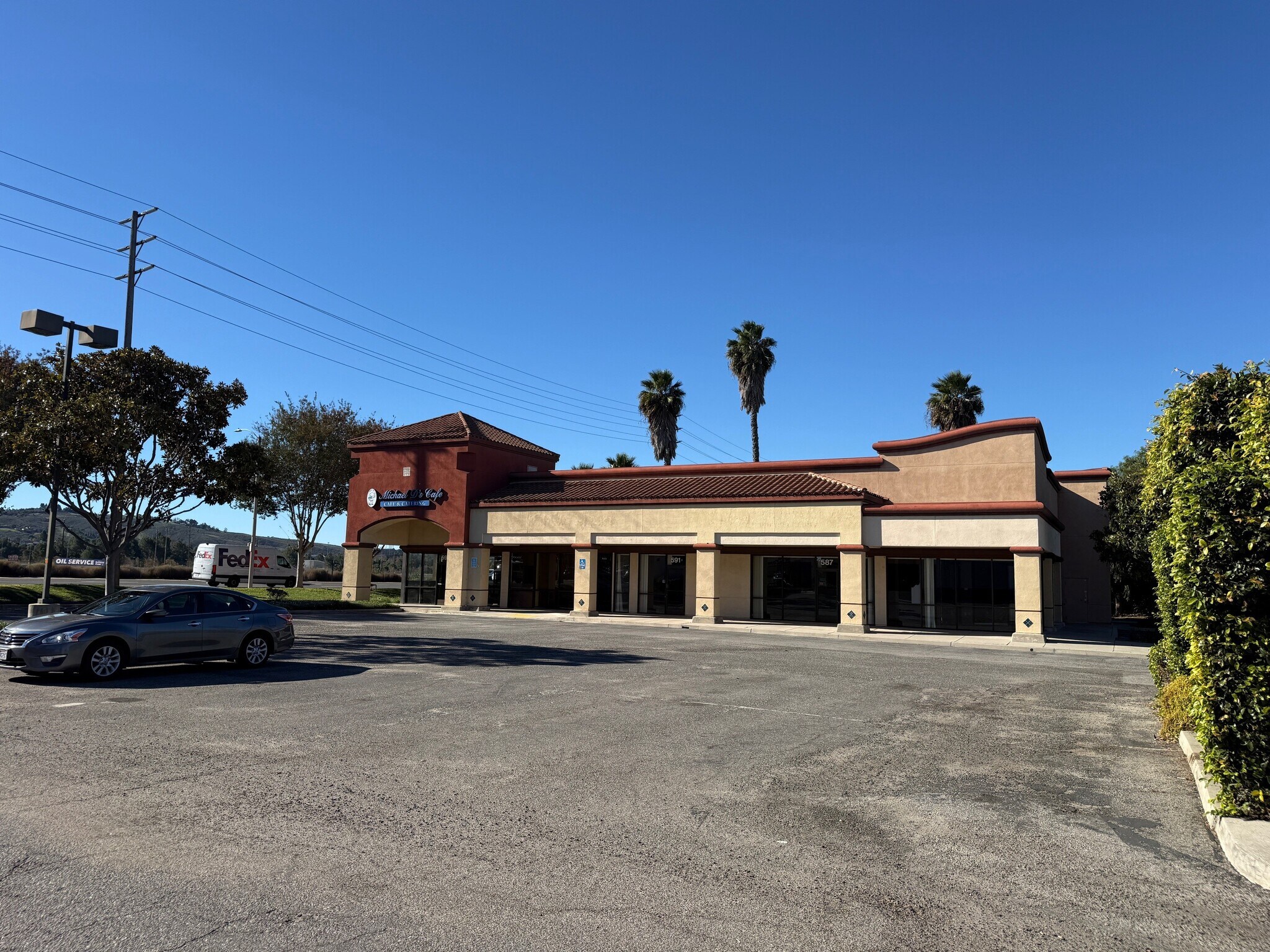 301-593 W Los Angeles Ave, Moorpark, CA for lease Building Photo- Image 1 of 3