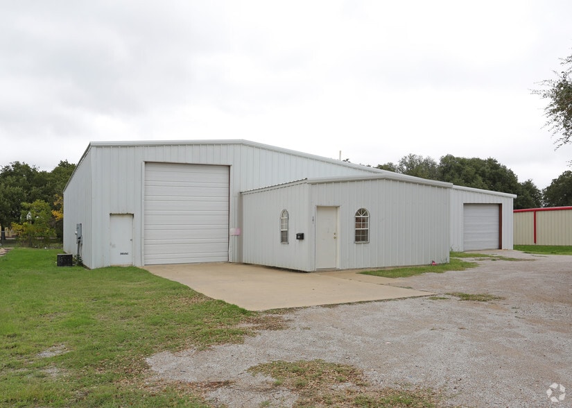 104 Pogue Ave, Eastland, TX for sale - Primary Photo - Image 1 of 1