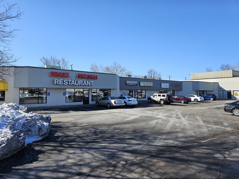 32683-32747 Mound Rd, Warren, MI for lease - Building Photo - Image 2 of 5