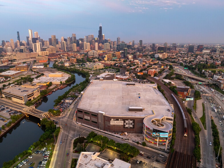 1237 W Division, Chicago, IL for lease - Building Photo - Image 3 of 3