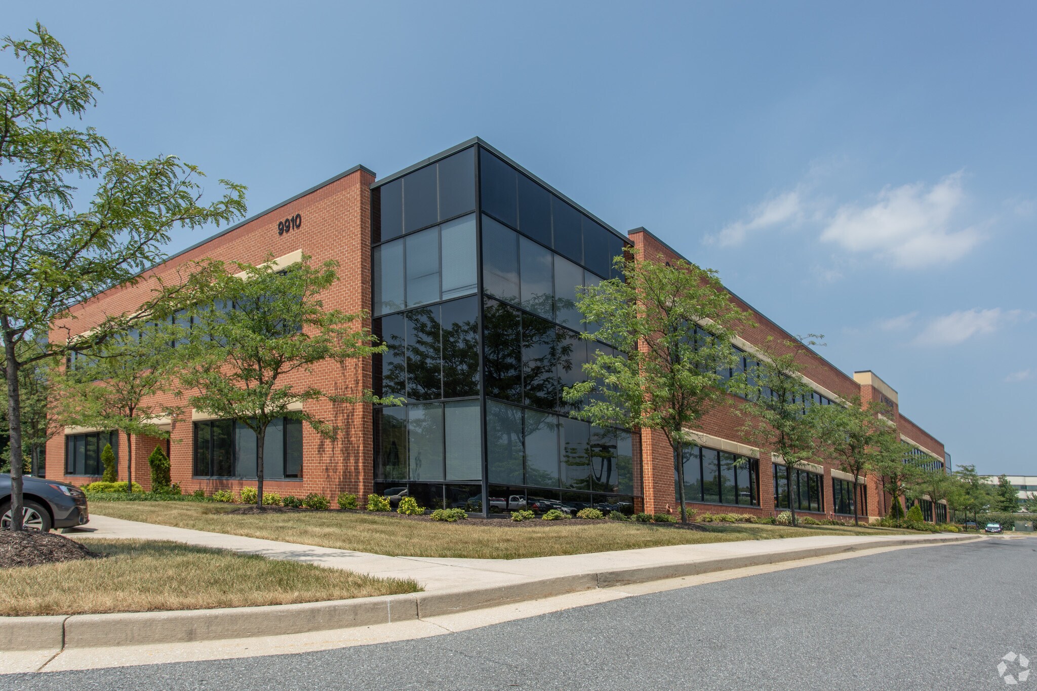 9910 Franklin Square Dr, Baltimore, MD 21236 Office for Sale