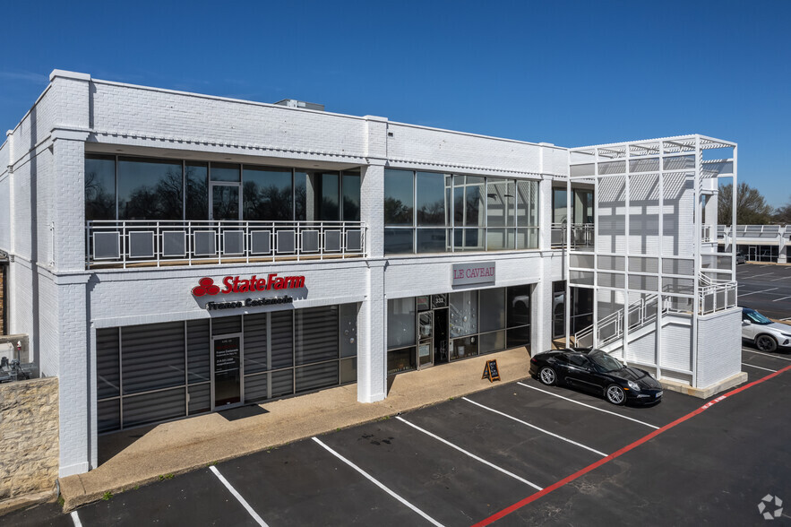 718 N Buckner Blvd, Dallas, TX for lease - Building Photo - Image 2 of 8