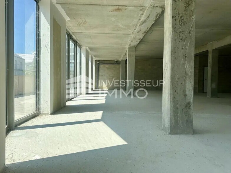 Office in Avon for lease - Building Photo - Image 2 of 15