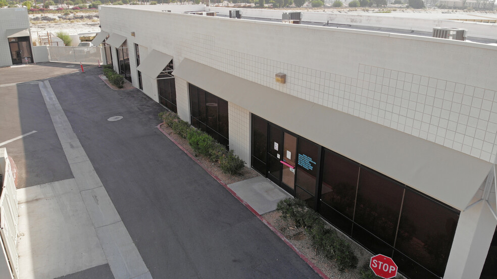 35688 Cathedral Canyon Dr, Cathedral City, CA for lease - Building Photo - Image 1 of 4