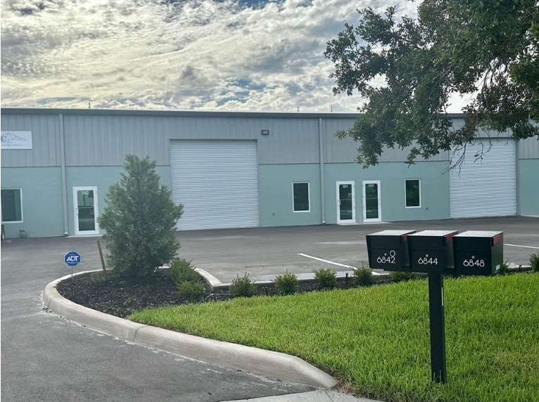 6840-6848 28th Street Cir E, Sarasota, FL for lease Primary Photo- Image 1 of 8