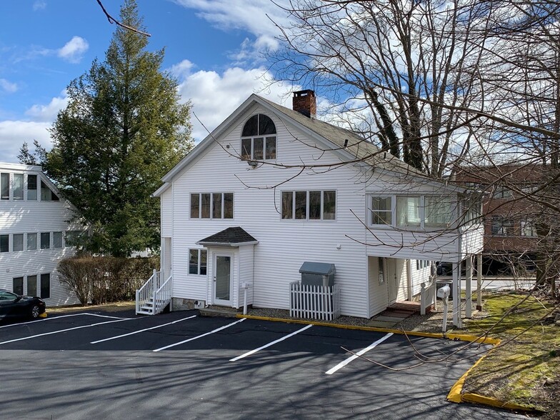 44 Post Rd W, Westport, CT for lease - Building Photo - Image 1 of 5