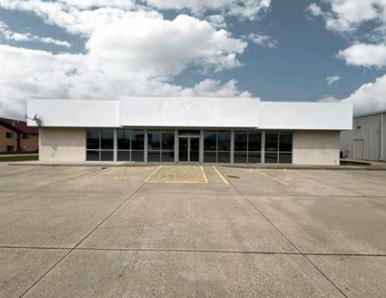 1306 Thelma Keller Ave, Effingham, IL for lease - Building Photo - Image 2 of 4