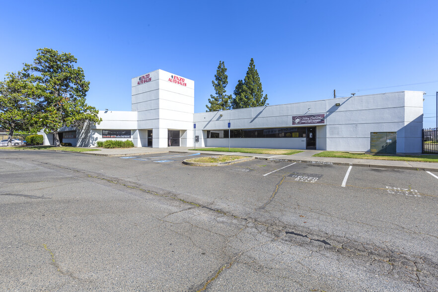 2445 Albatross Way, Sacramento, CA for sale - Building Photo - Image 1 of 11