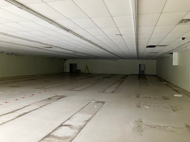 11180 Chardon Rd, Chardon, OH for lease Interior Photo- Image 1 of 2