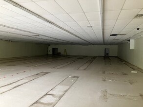 11180 Chardon Rd, Chardon, OH for lease Interior Photo- Image 1 of 2