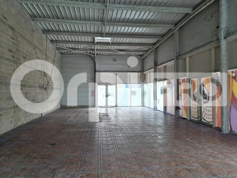 Retail in Soissons for lease - Building Photo - Image 3 of 3