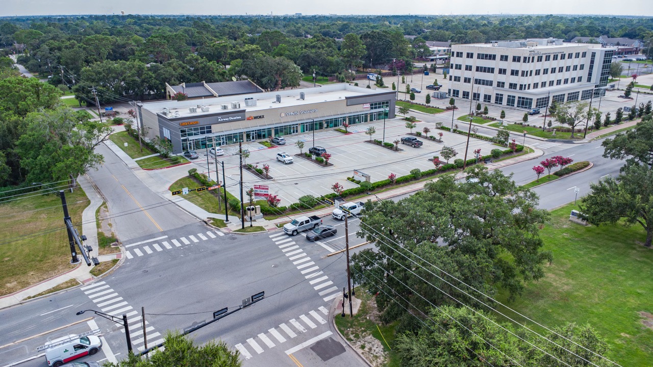 501 S Friendswood Dr, Friendswood, TX for lease Building Photo- Image 1 of 16