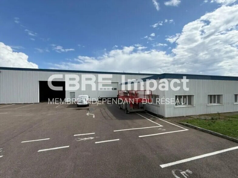 Flex in Saint-Apollinaire for lease - Building Photo - Image 2 of 14