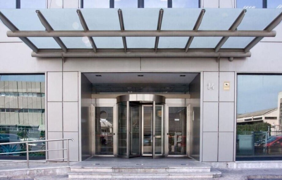 Office in València, Valencia for lease - Building Photo - Image 2 of 17